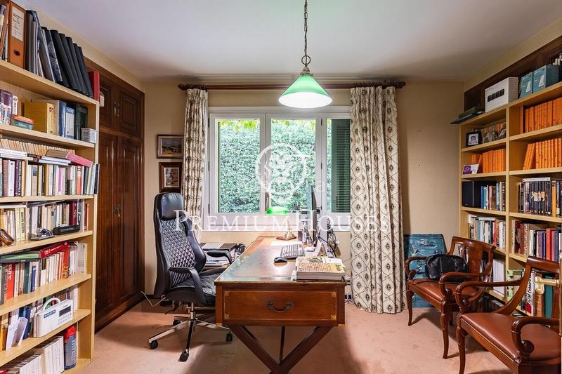 Foto e306e11e-4fbd-48af-921e-b46c8c41d552. Casa amb calefacció aparcament piscina a Mas Ram Badalona