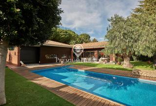 Maison à Santa Maria Balís - Can Riera - Can Jordi. Casa en venta en zona residencial en sant vicenç de montalt