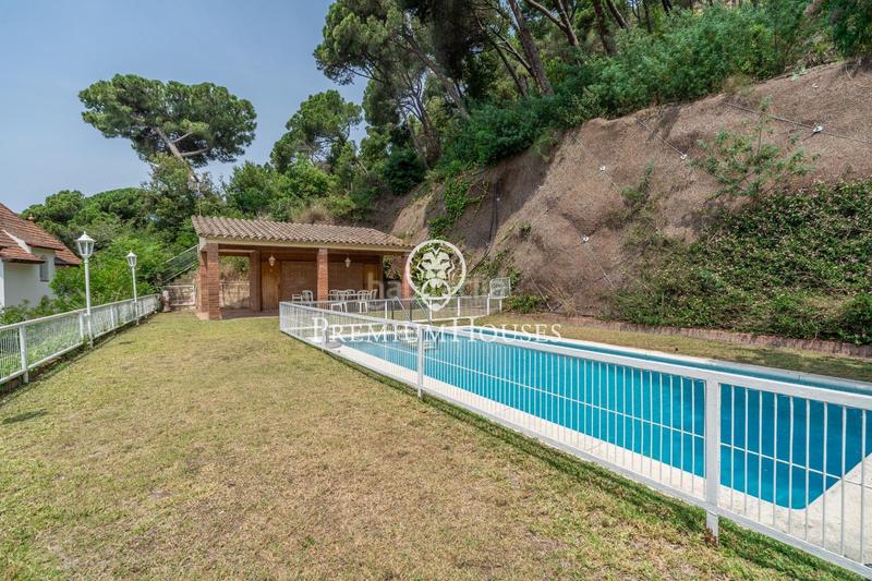 Foto d9450628-9437-4192-8e96-a998b46b71c9. Casa con riscaldamento parcheggio piscina in Centre Sant Andreu de Llavaneres