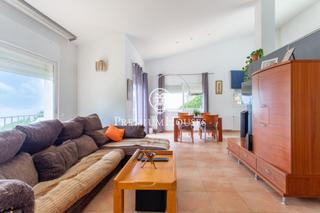 Maison à Sant Cebrià de Vallalta. Encantadora torre con vistas al mar