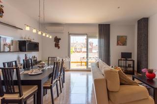 Casa a Vista Alegre. Casa adosada a la venta en mataró