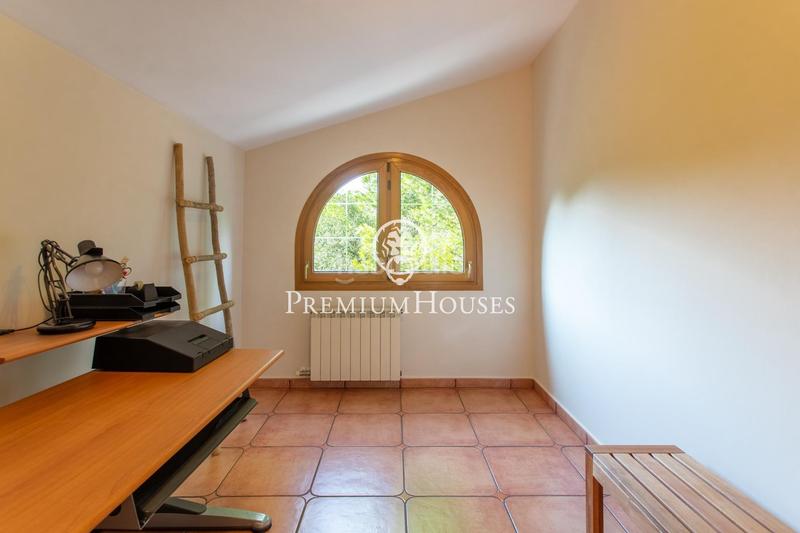 Foto ca65821b-89b9-4508-8890-232d6502a410. Casa con riscaldamento parcheggio in Nucli Urbà Argentona