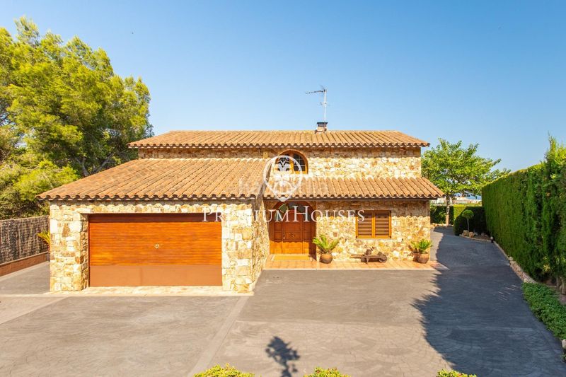 Foto f713d57d-2526-49e6-877e-e305dc95ed4d. Casa amb calefacció aparcament a Nucli Urbà Argentona