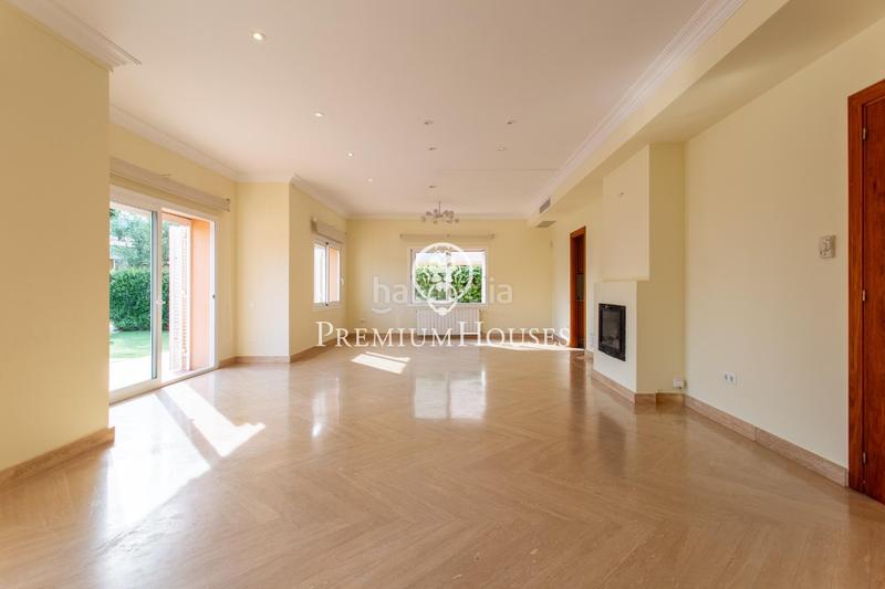 Foto 20ff143f-8ca8-4654-9f09-816e6e626b7d. Casa con riscaldamento parcheggio piscina in Vilassar de Dalt