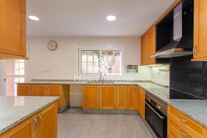 Foto 7f0a295a-6ccb-4aaf-a033-fc44194e85ce. Casa con riscaldamento parcheggio piscina in Vilassar de Dalt