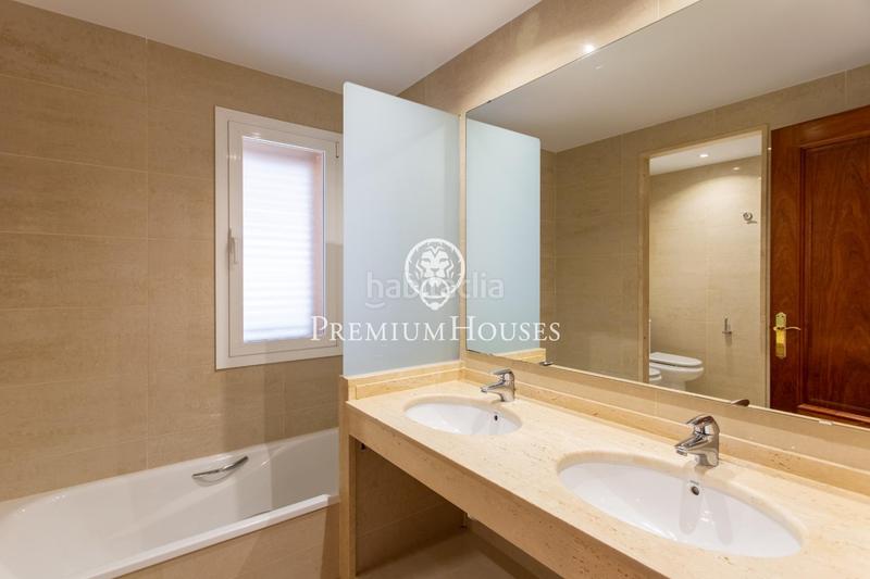 Foto b6ccadc5-2525-4ab6-ba57-0924a8f0d008. Casa con riscaldamento parcheggio piscina in Vilassar de Dalt