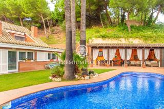 Maison à Les Bilbenyes. Encantadora casa en venta en sant vicenç de montalt