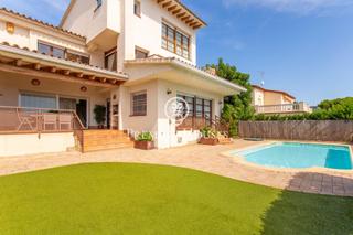 Casa en Can Sans. Casa adosada en venta con vistas al mar en sant andreu de llavan