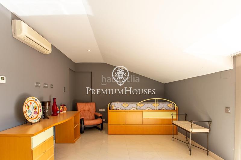 Foto 2bd2ebdf-a553-49ac-9ee7-f6db49f6b671. Casa  de pueblo en venta en el centro en Centre Mataró