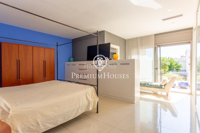 Foto 5254393f-ea5b-4d5a-aabf-732e413c709e. Casa  de pueblo en venta en el centro en Centre Mataró