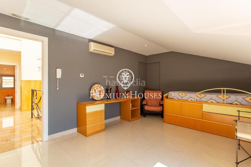 Foto 60ff0040-9510-4fff-b28a-1cda38139f98. Casa  de pueblo en venta en el centro en Centre Mataró