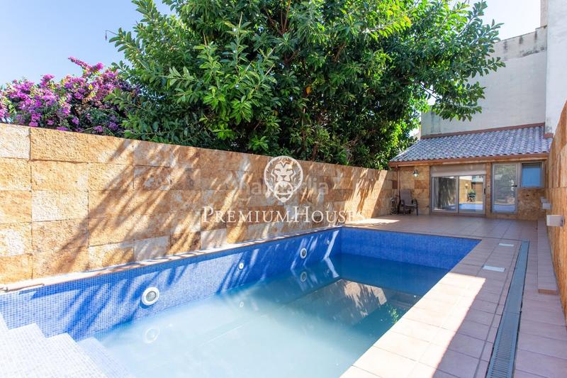 Foto 8c290fb3-b910-4ab5-8974-2ea74cdf417a. Casa  de pueblo en venta en el centro en Centre Mataró