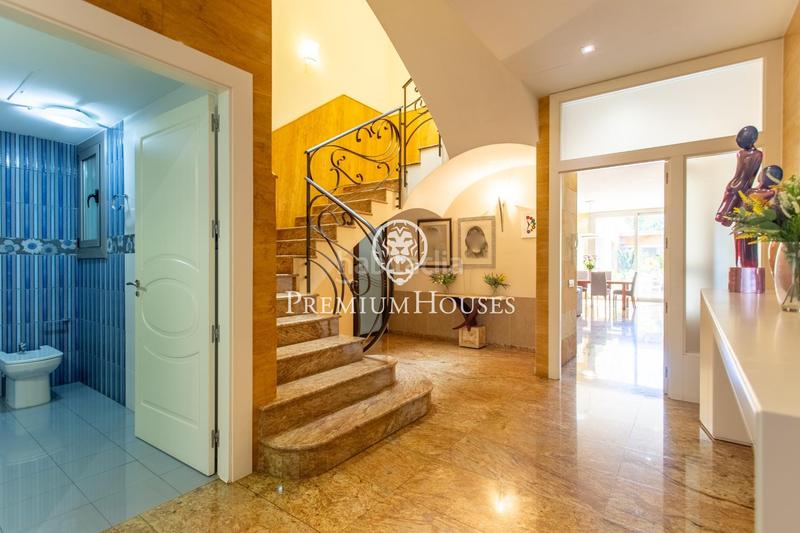 Foto c4a9a8ef-a1ec-453b-a3d5-ec66d29f500f. Casa amb aparcament a Centre Mataró