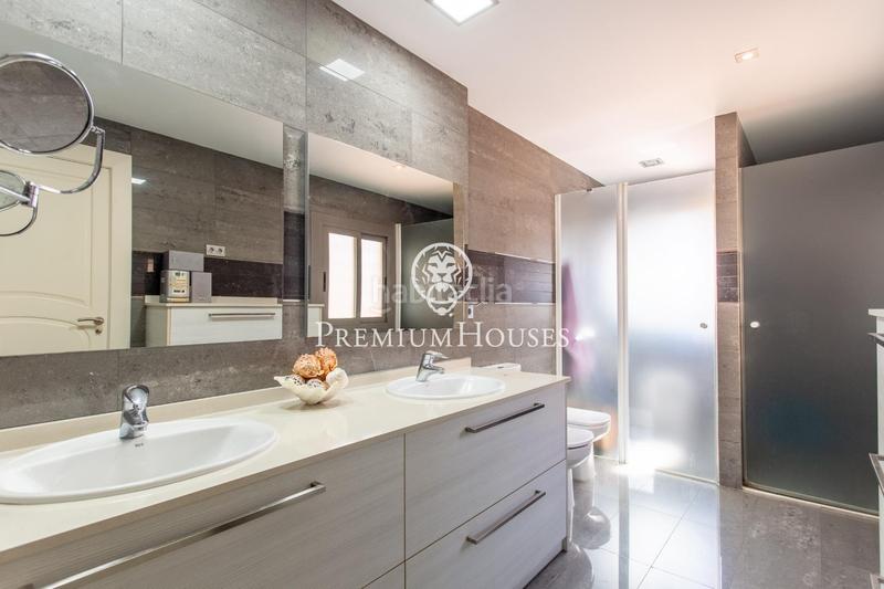 Foto e3d808ae-e632-45ae-b641-c63fe85a7dcd. Casa amb aparcament a Centre Mataró