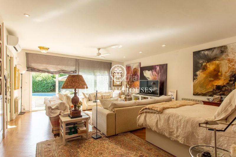 Foto ec7a5f76-d478-47b0-a3c5-e62b75d4a731. Casa amb calefacció aparcament piscina a Califòrnia-Santa Madrona Masnou (El)