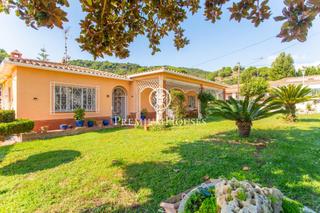 Maison à Calella. Casa independiente en una sola planta en venta en calella