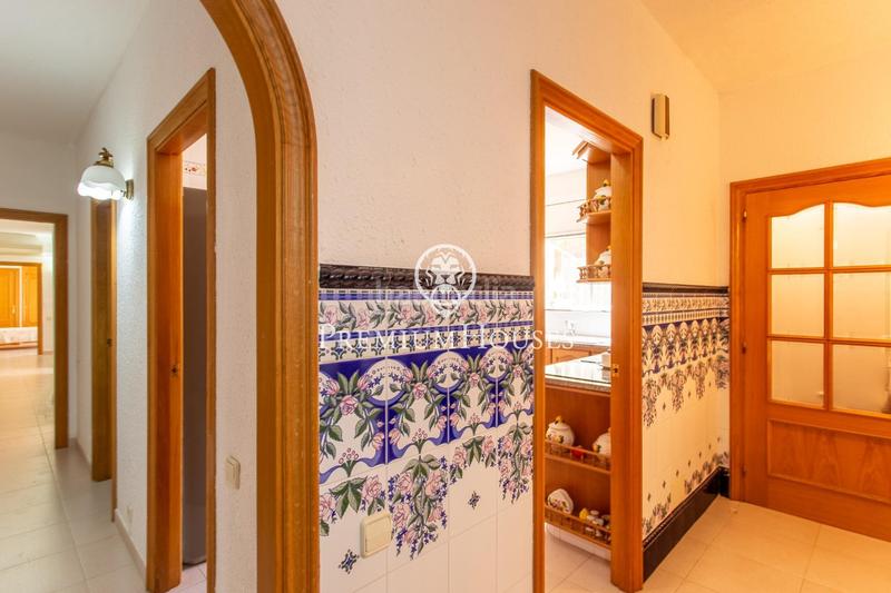 Foto 13d1fd45-1212-4325-8f02-2e78661df464. Alquiler casa  independiente con piscina interior y jardín en alquiler en Calella