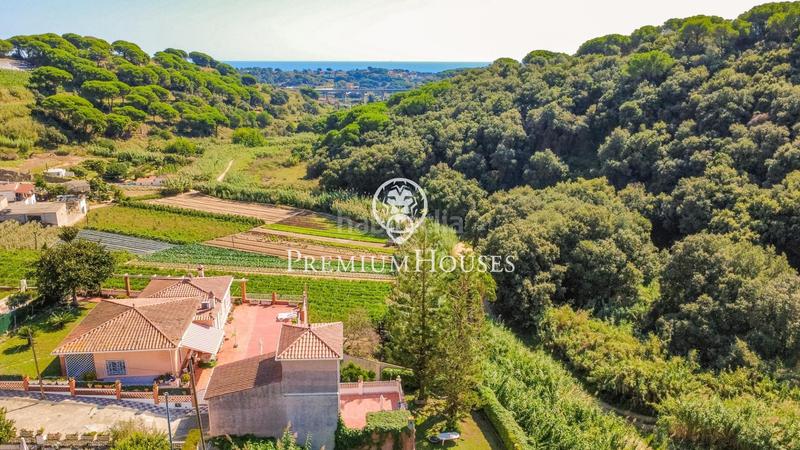 Foto 1f4d44f2-424e-4485-9dbc-c0f22e66c0c5. Alquiler casa  independiente con piscina interior y jardín en alquiler en Calella