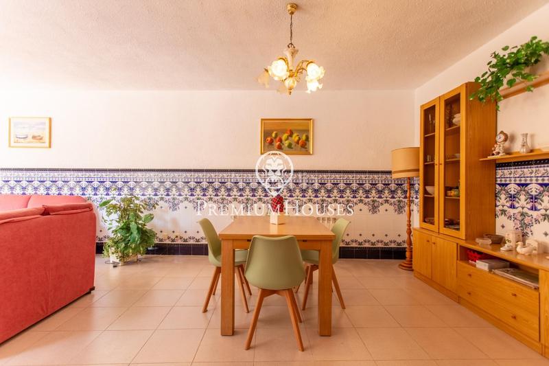 Foto 5c01cba1-68f0-48b8-b837-15599734481f. Alquiler casa  independiente con piscina interior y jardín en alquiler en Calella