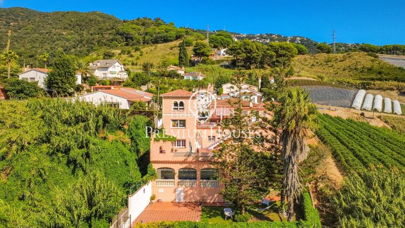 Foto a6d94ec8-8409-42cb-b09b-1badd049cb5f. Alquiler casa  independiente con piscina interior y jardín en alquiler en Calella