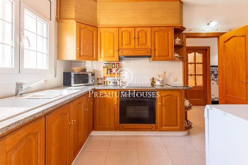 Foto aec4711f-f010-4c3d-bd2c-6f7f58c05f46. Alquiler casa  independiente con piscina interior y jardín en alquiler en Calella