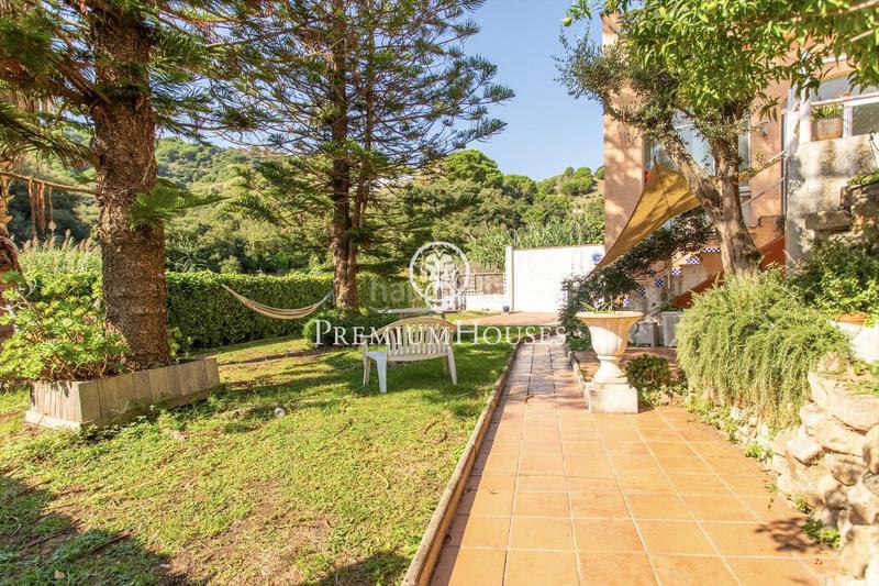 Foto f2246a2f-8dd5-43ae-b64c-668aa5b3ba8b. Alquiler casa  independiente con piscina interior y jardín en alquiler en Calella