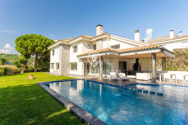 Foto 0f8a6dd0-3636-414b-afa4-1af1c37a3535. House with heating pool in Alella