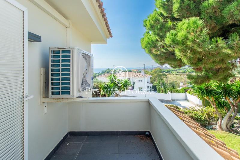 Foto 65fdcf4c-412b-43ac-bd28-2969a0edfcb8. House with heating pool in Alella