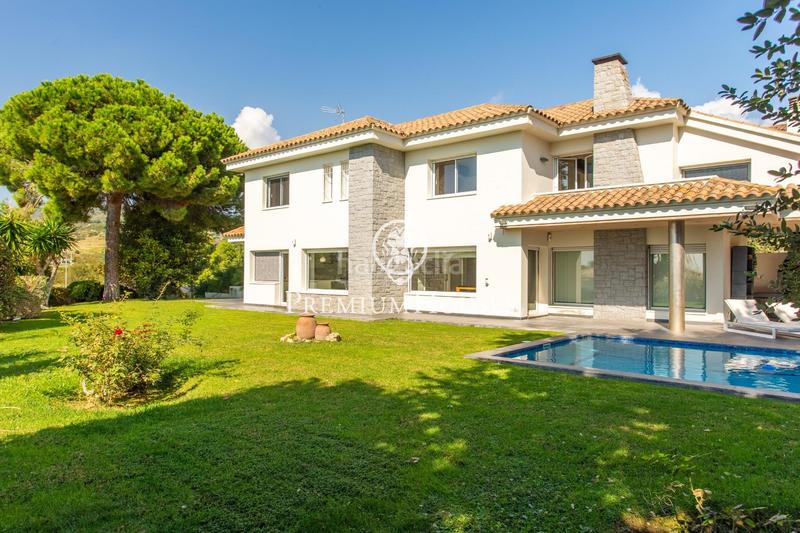 Foto 7b5e438f-8824-4419-85d8-f5c1b1e994e8. House with heating pool in Alella