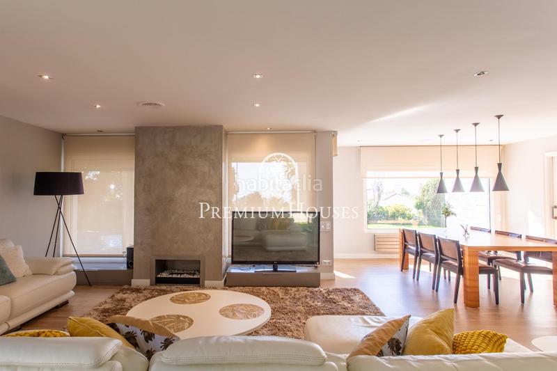 Foto b11d6679-41bb-4a20-8200-3c7ecd947728. House with heating pool in Alella