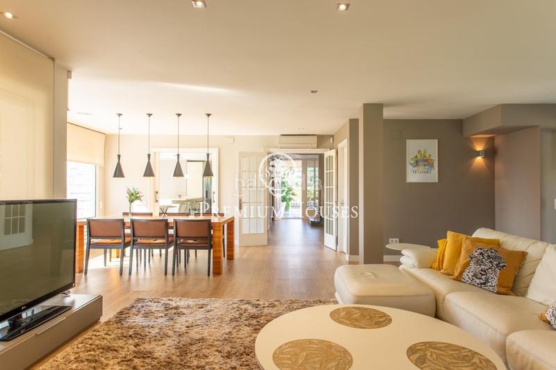 Foto d3947462-35ef-4c62-9b4e-4930f3cba11b. House with heating pool in Alella