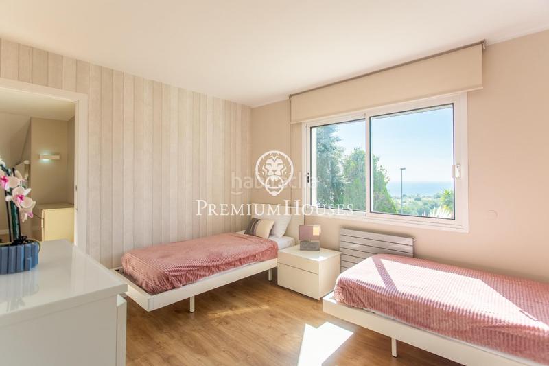 Foto f12f2370-cfd0-4d83-bb5e-b263102bc653. House with heating pool in Alella