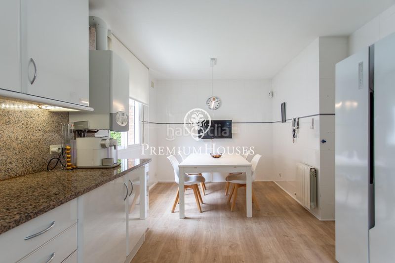 Foto eb0cbdf0-a20b-44ba-8f00-9fe24cd89924. Casa amb calefacció aparcament piscina a Califòrnia-Santa Madrona Masnou (El)