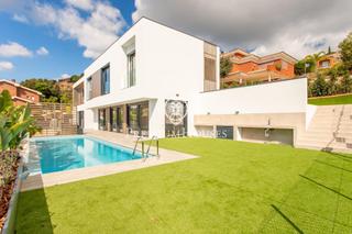 Lloguer Casa a Teià. Lujosa casa en alquiler con vistas panorámicas al mar en sant be
