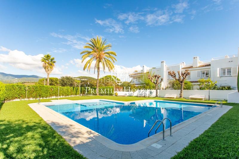 Foto 2c4ed9de-c730-4758-adaa-5a54dd956d6b. Semi detached house with heating parking pool in Urbanitzacions Sant Pol de Mar