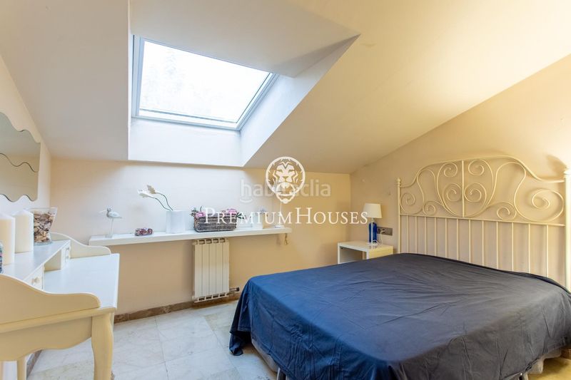 Foto b8f0a9ba-88fd-42bc-bfd9-a3b684c469ab. Casa adossada amb aparcament a Teià