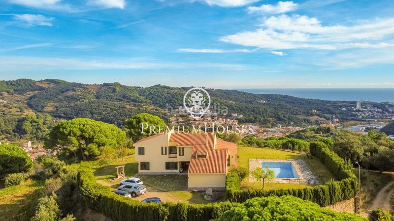 Foto a930a68d-d6b1-423d-9132-191713dd8519. Casa con parcheggio piscina in Arenys de Munt