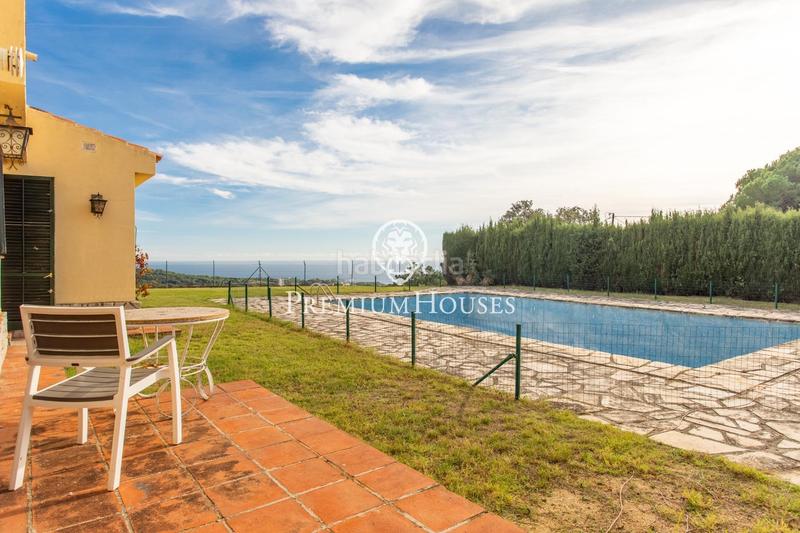 Foto f64ab885-f12f-4453-9499-2c42a2923233. Casa con parcheggio piscina in Arenys de Munt