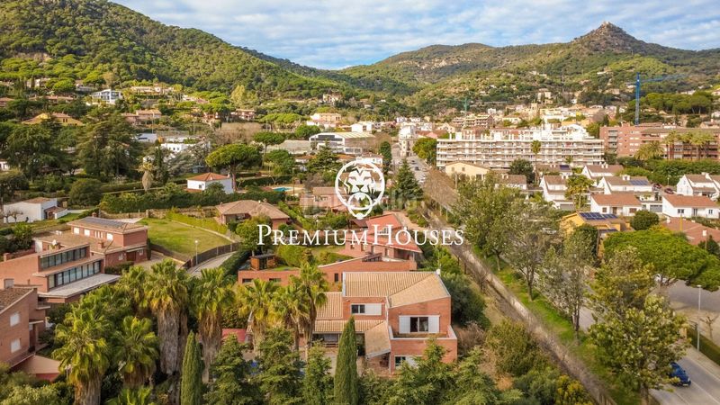 Foto 58ef1c42-e95f-4973-8bae-d82b8c3a51c3. Casa amb calefacció aparcament piscina a Cabrera de Mar