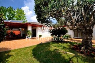 Maison à Cabrera de Mar. Exclusiva casa en una sola planta en cabrera de mar