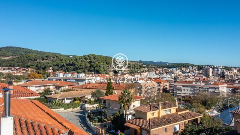 Foto 50ffa4ad-599f-412d-81c3-1a02323b56fd. Casa amb calefacció aparcament piscina a Canet de Mar