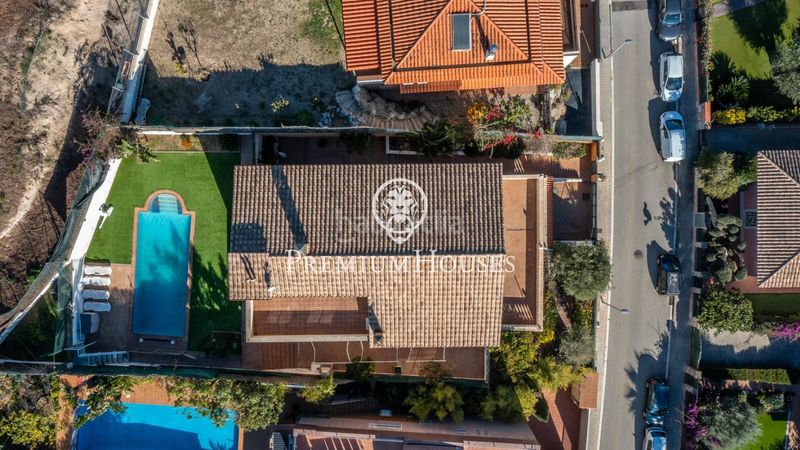 Foto 69ec808c-30ff-413c-a766-c9b0fc1ebeeb. Casa amb calefacció aparcament piscina a Canet de Mar