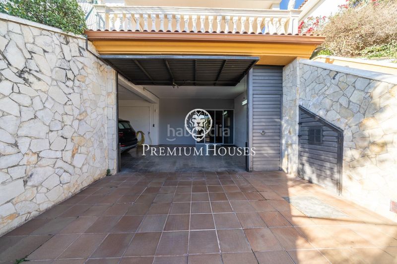 Foto 940fbff8-2fc9-42fa-8381-4bf6ffa50483. Casa amb calefacció aparcament piscina a Canet de Mar