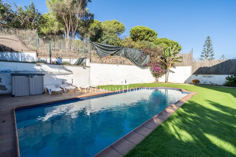 Foto a516cf5a-ad62-449c-aadc-18d43054e931. Casa amb calefacció aparcament piscina a Canet de Mar