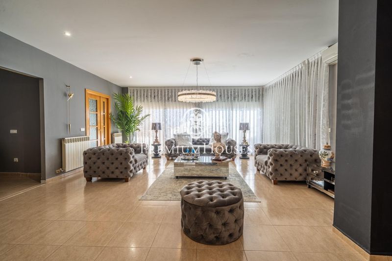 Foto f572b742-e8ad-4fce-b92e-3ec3d2950ef6. Casa amb calefacció aparcament piscina a Canet de Mar