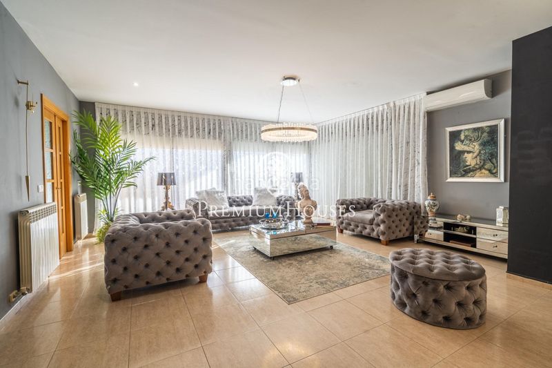 Foto f8fdac1c-244f-4bac-bb7e-04efbfbda960. Casa amb calefacció aparcament piscina a Canet de Mar