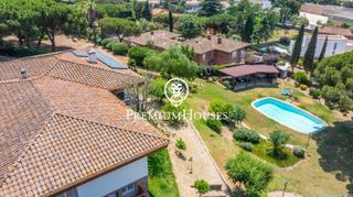 Maison à Bell-Aire. Casa en venta en sant andreu de llavaneres con espectaculares vi