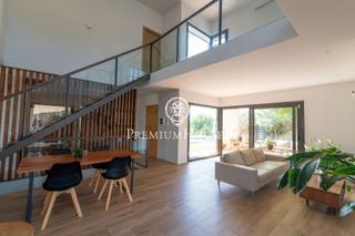 Casa in Vallveric. Vivienda de diseño en venta en mataró