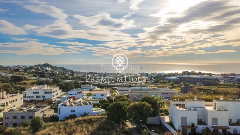 Foto 4d713fd3-aae5-4f4e-9247-2aa9e2c00dd2. Casa amb aparcament piscina a Vallveric Mataró