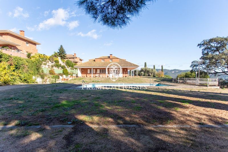 Foto 1ba9cebe-e75d-42a7-9abc-30b924420142. Casa amb aparcament a Nucli Urbà Argentona